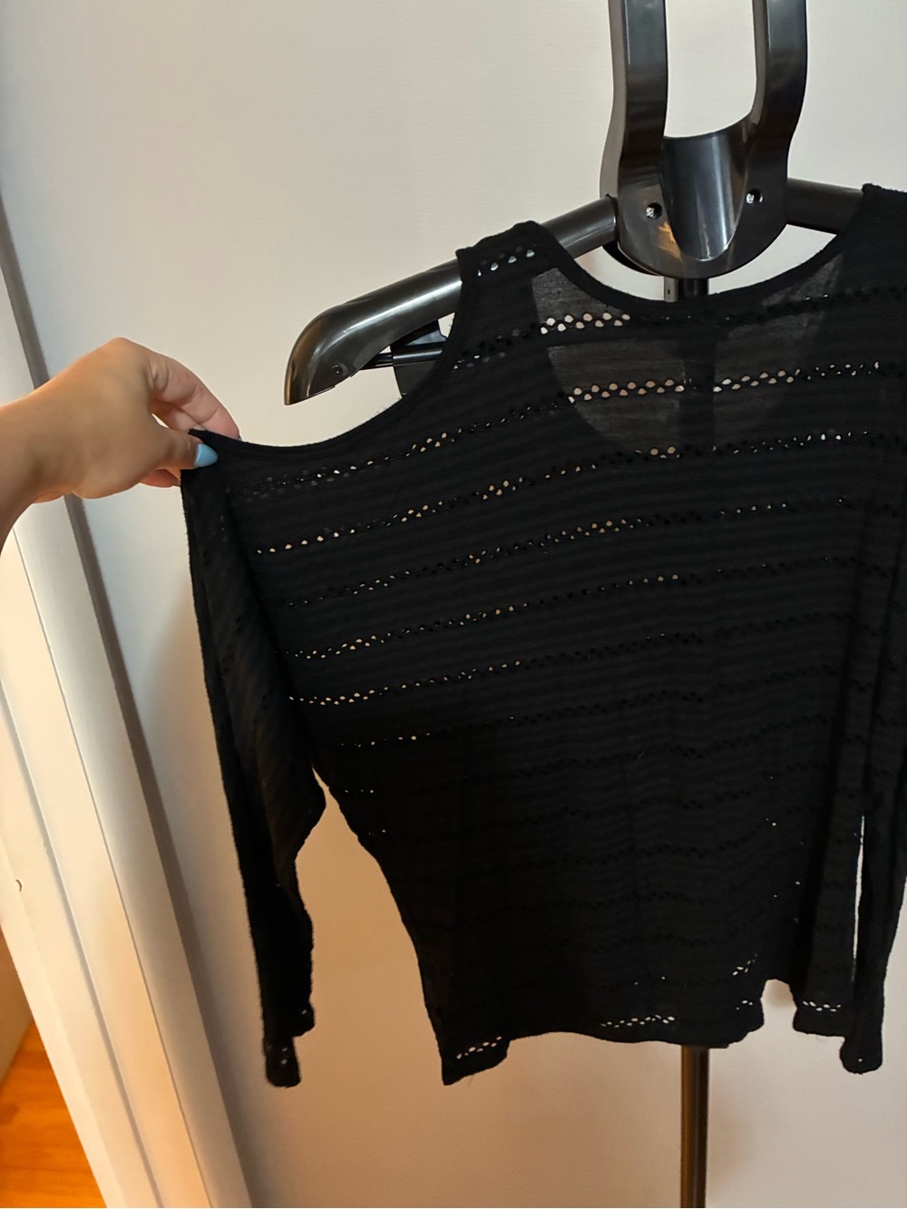 Guess Black Cold Shoulder Top - Picture 4 of 5